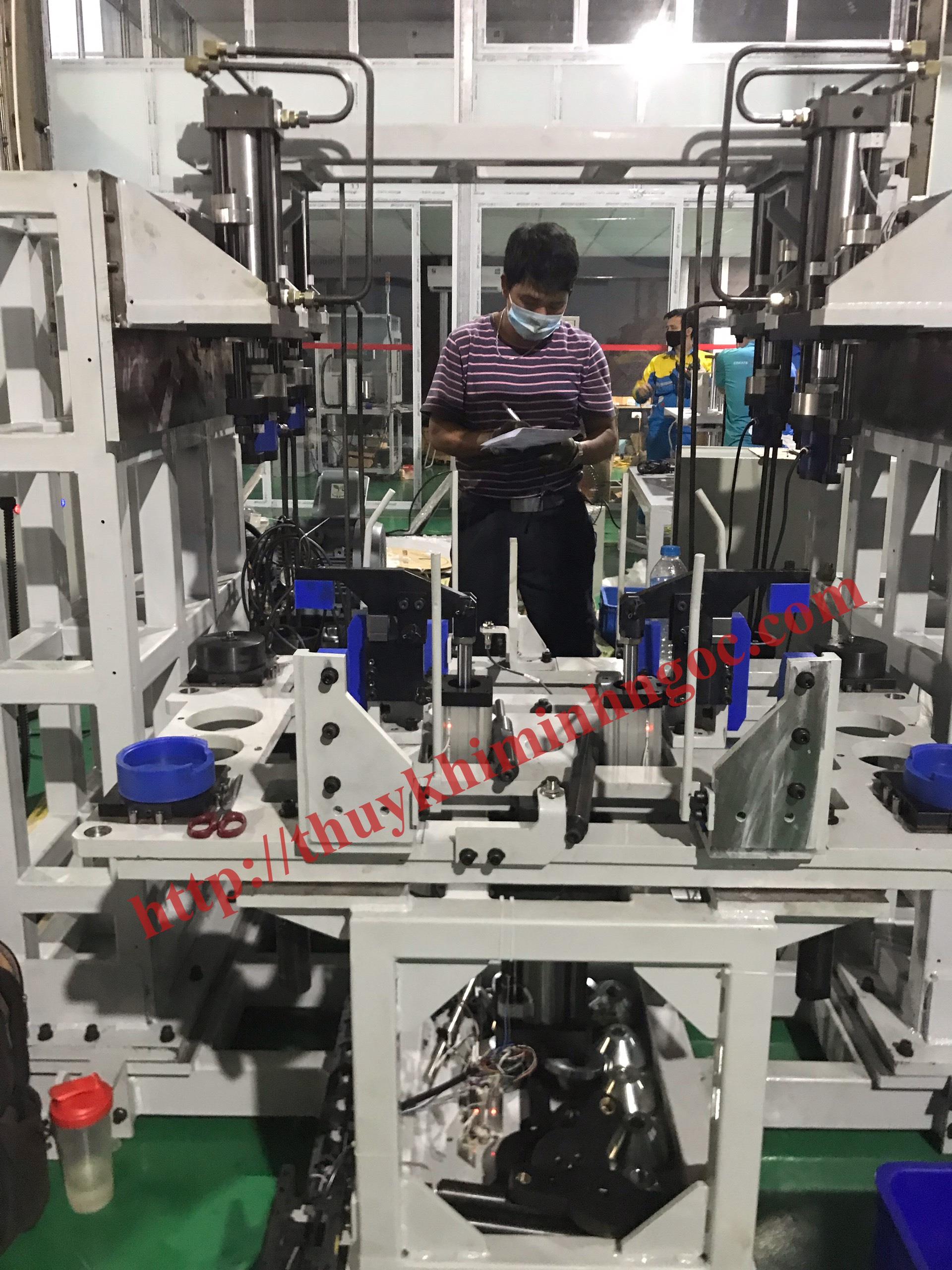 Chế tạo hệ thống máy thủy lực