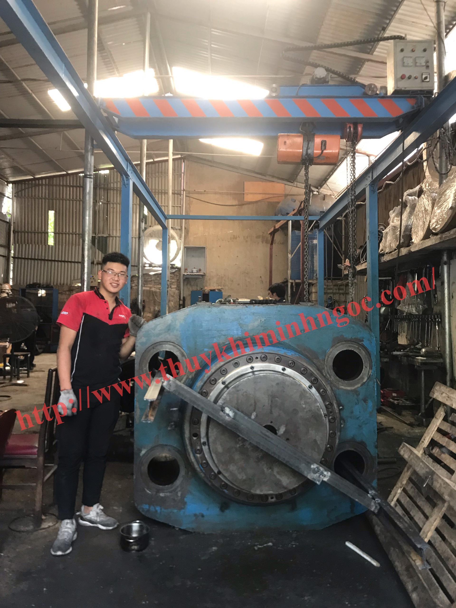 Phục hồi xi lanh thủy lực đường kính 700mm lực ép 1000 Tấn